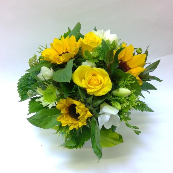 Sunflower posy